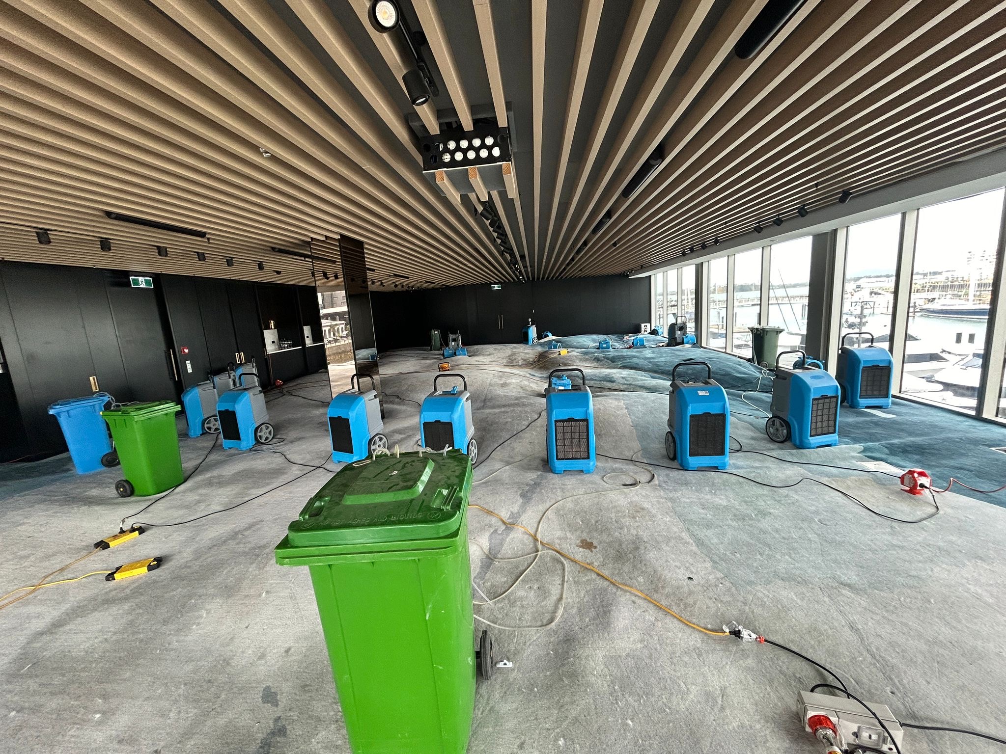 iDry flood restoration equipment and professional team